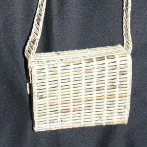 Futurante rolled paper purse made in Brazil